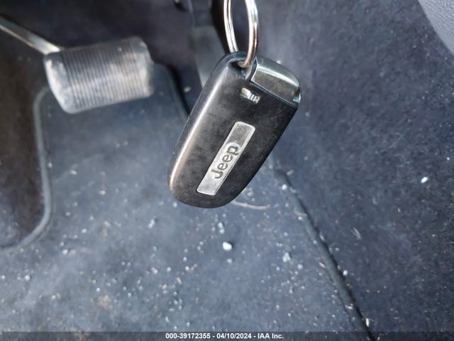 1C4RJFAGXHC704719 Jeep Grand Cherokee Altitude 4x4