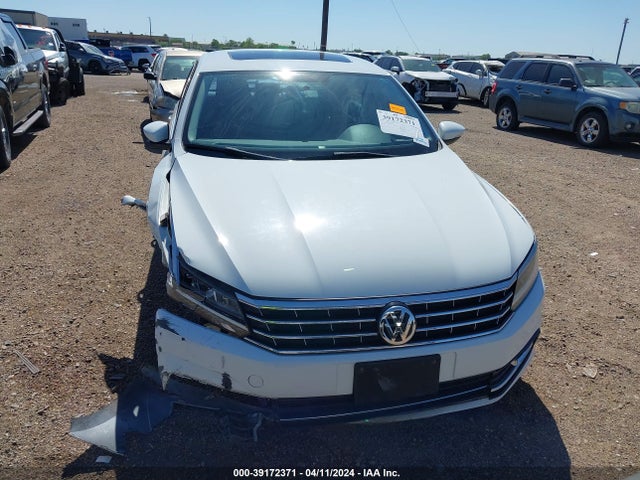 1VWBT7A32HC012014 Volkswagen Passat 1.8t Se