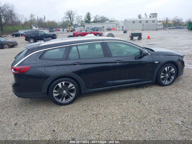 W04GV8SX8J1127108 Buick Regal Tourx Essence