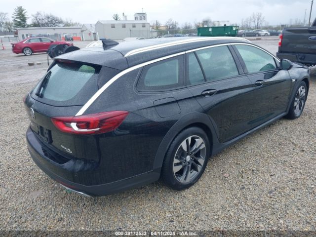 W04GV8SX8J1127108 Buick Regal Tourx Essence