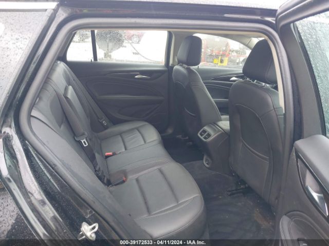 W04GV8SX8J1127108 Buick Regal Tourx Essence