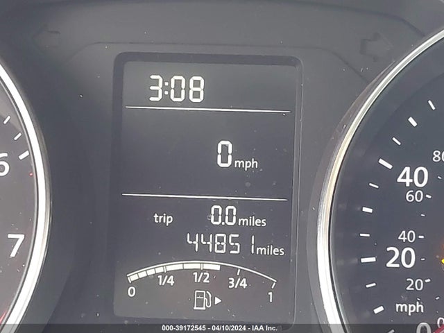 3VWB67AJ1JM203515 Volkswagen Jetta 1.4t Se/1.4t Wolfsburg Edition
