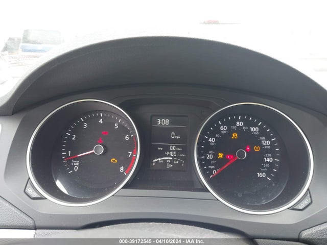 3VWB67AJ1JM203515 Volkswagen Jetta 1.4t Se/1.4t Wolfsburg Edition