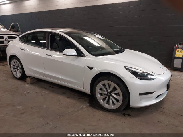 2022 5YJ3E1EB5NF247666 main image