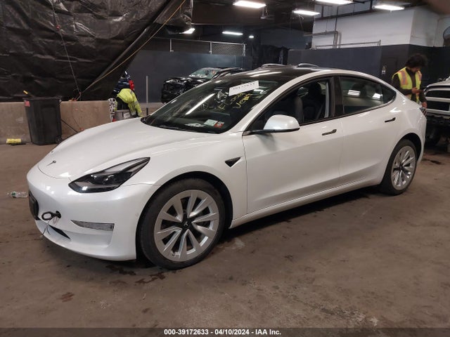 Tesla Model 3 Long Range Dual Motor All-wheel Drive 2022 5YJ3E1EB5NF247666 Image 2
