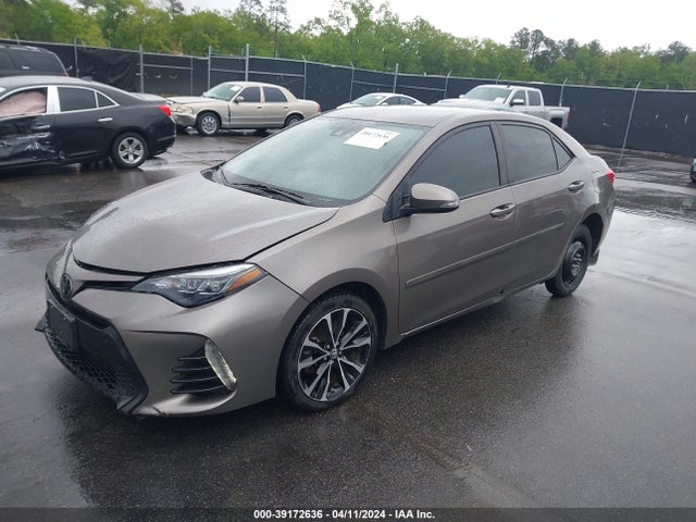 Toyota COROLLA SE 2018 5YFBURHE7JP848613 Image 2