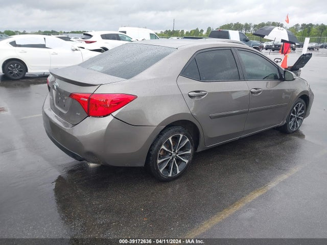 Toyota COROLLA SE 2018 5YFBURHE7JP848613 Image 4
