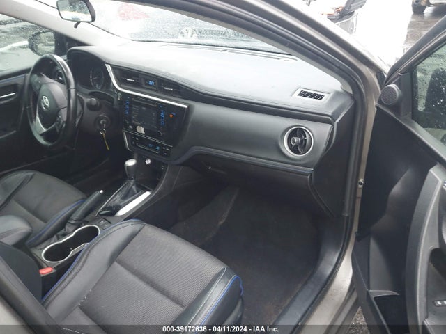 Toyota COROLLA SE 2018 5YFBURHE7JP848613 Image 5