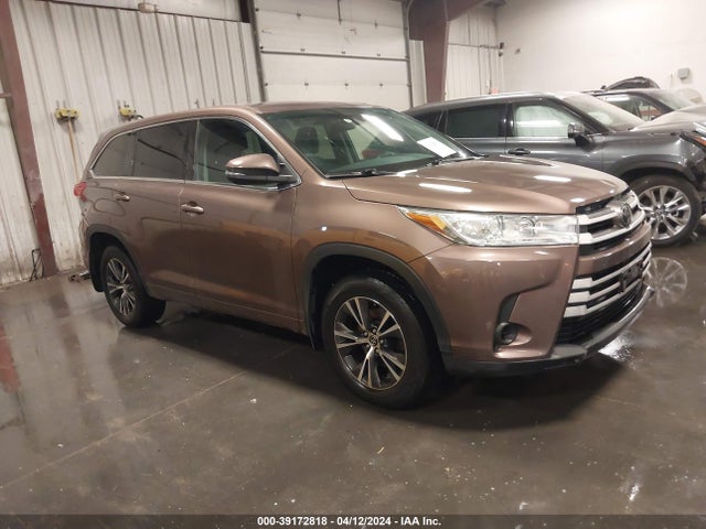 Toyota Highlander Le 2017 5TDBZRFH4HS365919 Image 1