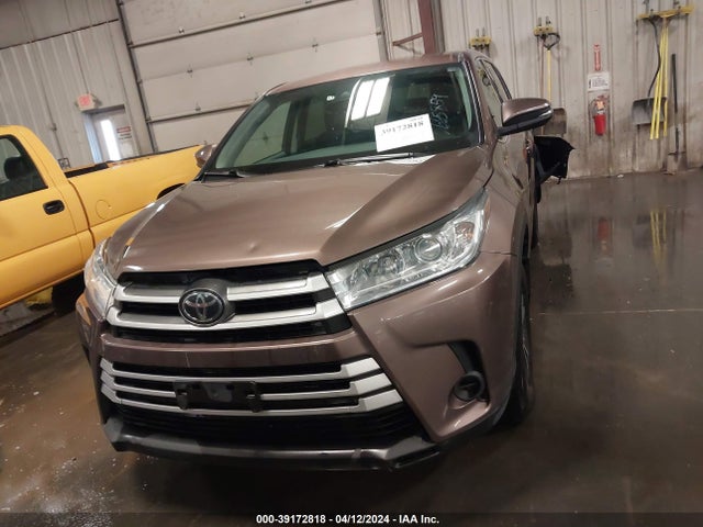 Toyota Highlander Le 2017 5TDBZRFH4HS365919 Image 13