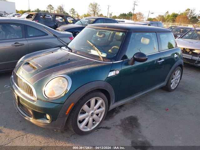 2007 MINI COOPER S WMWMF73517TL85817 Photo 1