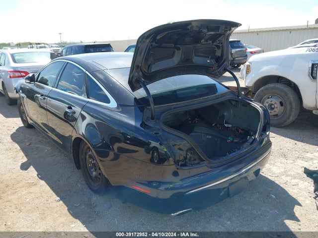 2011 JAGUAR XJ SAJWA1CB7BLV09788 Photo 2