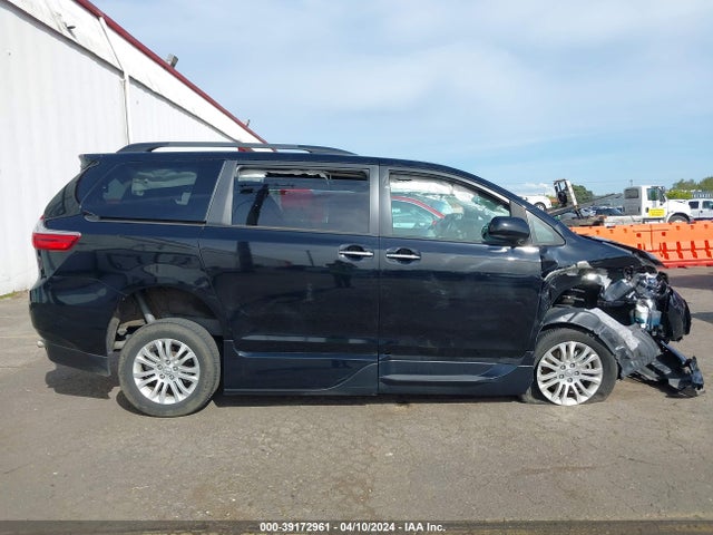 Toyota Sienna Xle 8 Passenger 2017 5TDYZ3DC4HS832593 Image 13