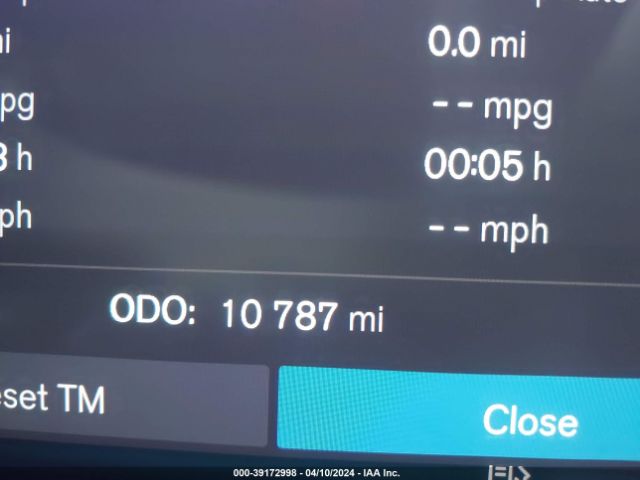7JRL12TK8RG297303 Volvo S60 B5 Core Dark Theme