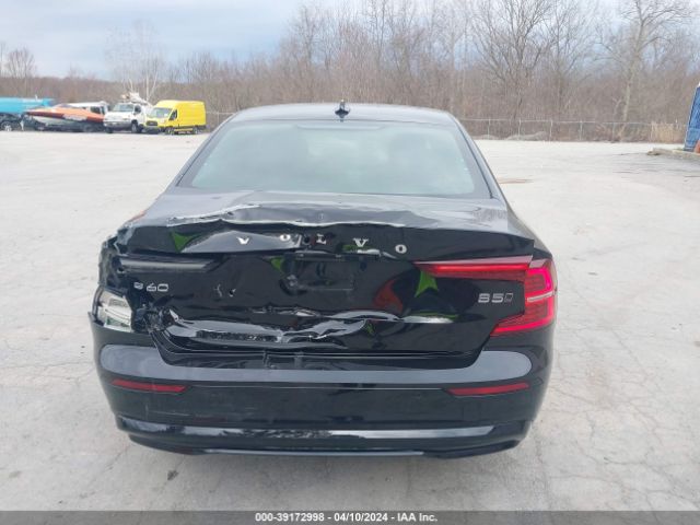 7JRL12TK8RG297303 Volvo S60 B5 Core Dark Theme