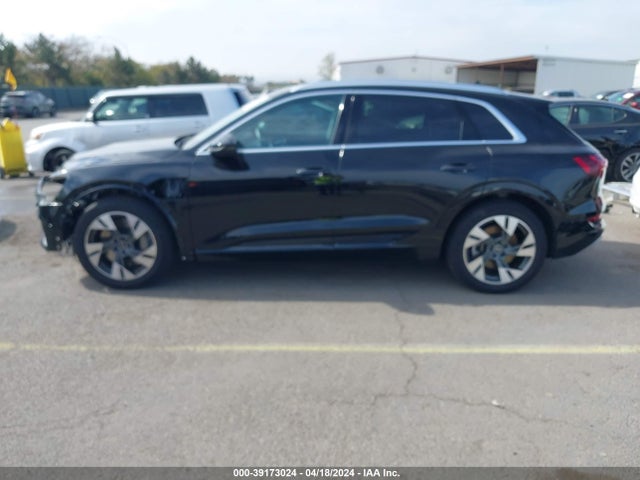 WA1LAAGEXPB008018 Audi E-tron Premium Plus Quattro