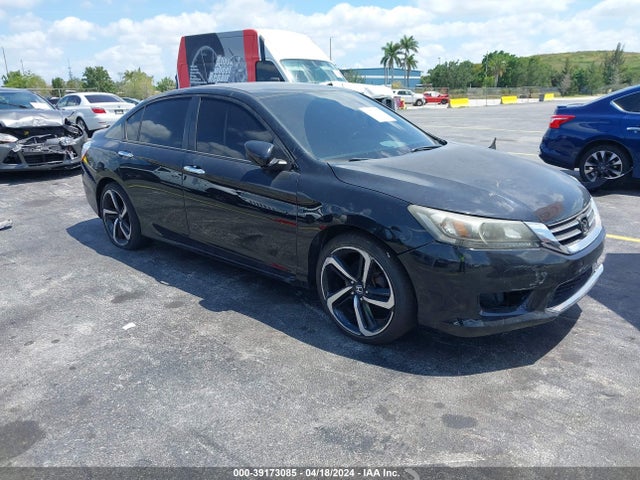 2015 1HGCR2E51FA080528 main image
