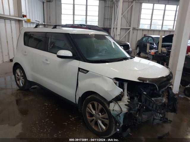 KIA SOUL + 2015 KNDJP3A5XF7186027 Image 1