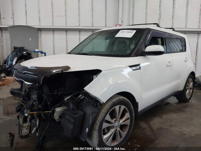 KIA SOUL + 2015 KNDJP3A5XF7186027 Image 2