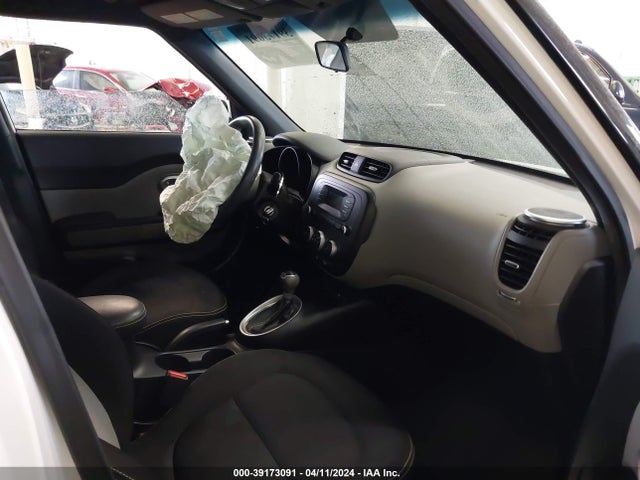 KIA SOUL + 2015 KNDJP3A5XF7186027 Image 5