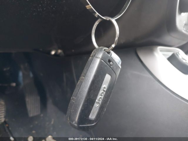 3C4NJDBB9JT262113 Jeep Compass Latitude 4x4