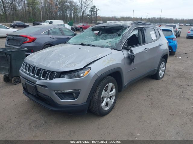 3C4NJDBB9JT262113 Jeep Compass Latitude 4x4