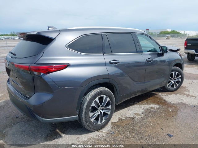 Toyota Highlander Xle 2022 5TDGZRAH5NS121317 Image 4