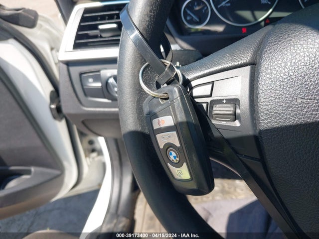 WBA8E5G59GNU20207 BMW 320i Xdrive
