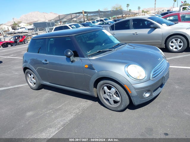 2010 MINI COOPER WMWMF3C52ATZ22128 Photo 0
