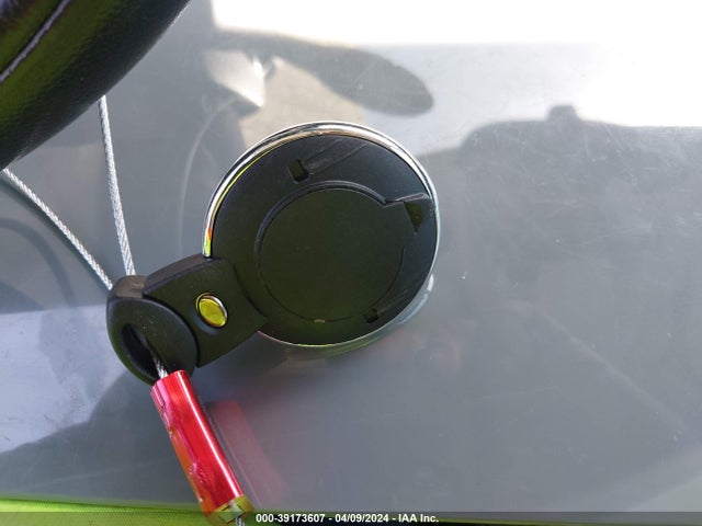 2010 MINI COOPER WMWMF3C52ATZ22128 Photo 10