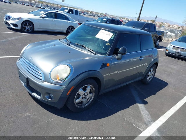 2010 MINI COOPER WMWMF3C52ATZ22128 Photo 1