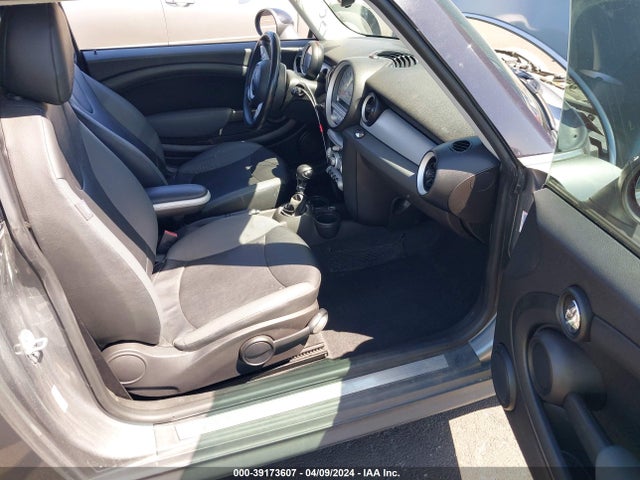 2010 MINI COOPER WMWMF3C52ATZ22128 Photo 4