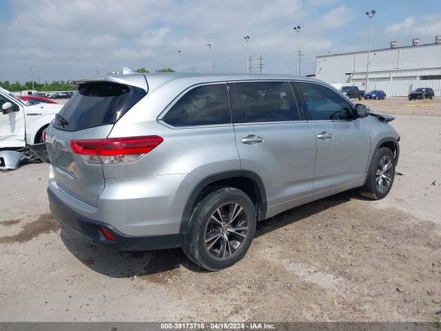 Toyota Highlander Le Plus 2018 5TDZZRFH6JS266104 Image 4