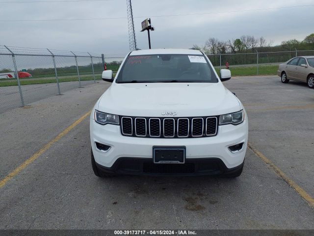 1C4RJFAG9JC406152 Jeep Grand Cherokee Laredo E 4x4