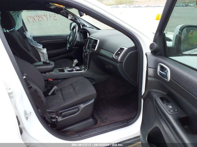 1C4RJFAG9JC406152 Jeep Grand Cherokee Laredo E 4x4