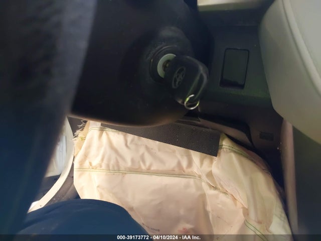 Toyota RAV4 LE 2015 2T3ZFREV8FW135844 Image 11