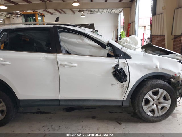 Toyota RAV4 LE 2015 2T3ZFREV8FW135844 Image 13
