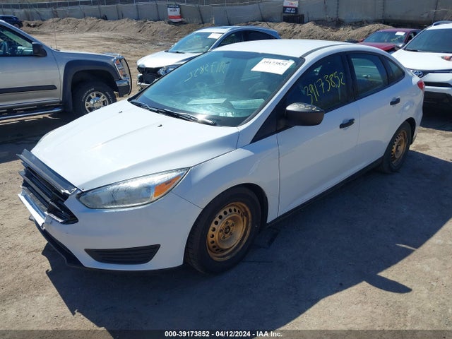 Ford FOCUS S 2015 1FADP3E21FL348976 Image 2