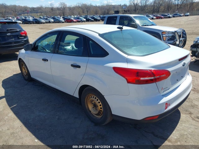 Ford FOCUS S 2015 1FADP3E21FL348976 Image 3
