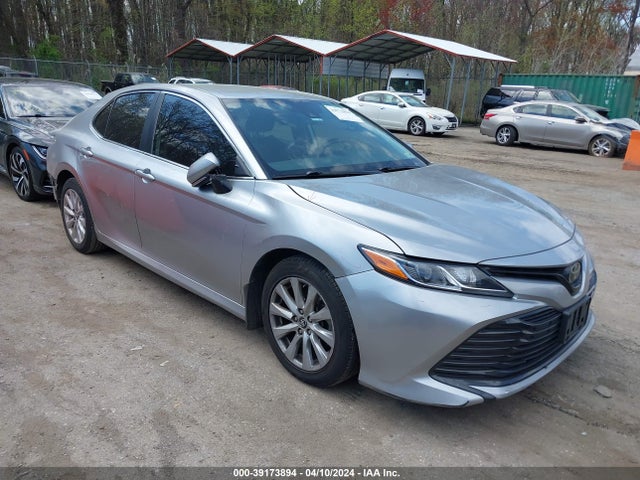 Toyota CAMRY LE 2019 4T1B11HK6KU693018 zdjęcie główne