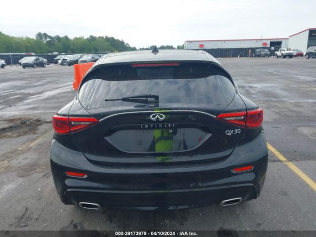 SJKCH5CP0JA056721 Infiniti Qx30 Luxury