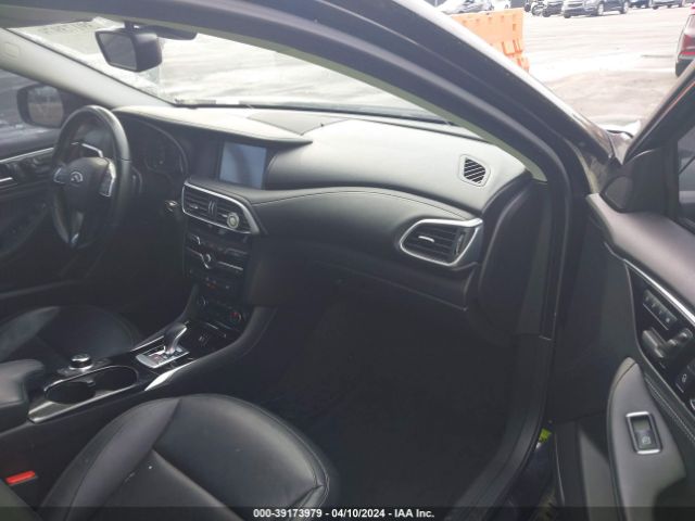 SJKCH5CP0JA056721 Infiniti Qx30 Luxury
