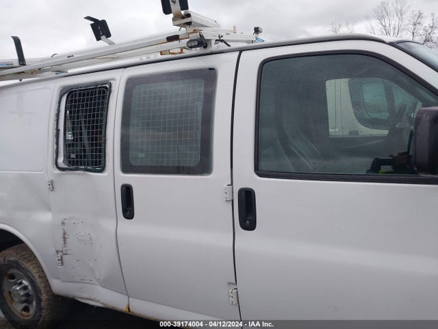 Chevrolet Express 2500 Work Van 2014 1GCWGFCA9E1153037 Image 13