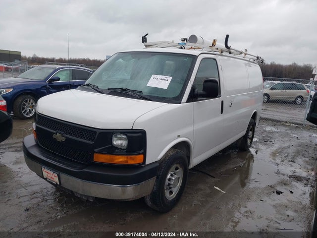 Chevrolet Express 2500 Work Van 2014 1GCWGFCA9E1153037 Image 2
