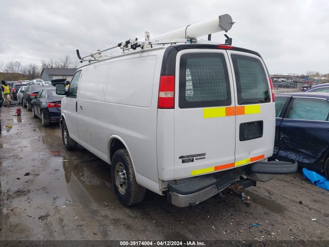 Chevrolet Express 2500 Work Van 2014 1GCWGFCA9E1153037 Image 3