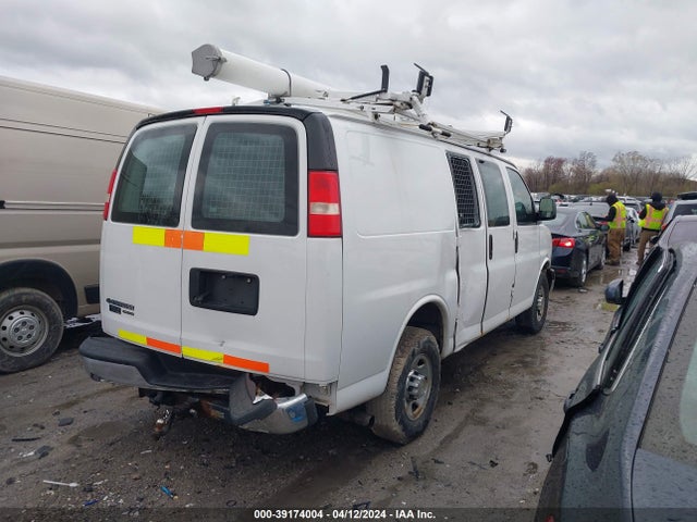 Chevrolet Express 2500 Work Van 2014 1GCWGFCA9E1153037 Image 4