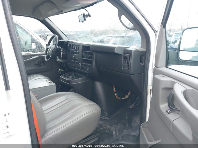Chevrolet Express 2500 Work Van 2014 1GCWGFCA9E1153037 Image 5