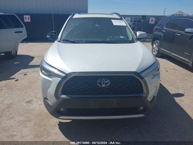 Toyota Corolla Cross Xle 2022 7MUDAAAGXNV009105 Image 12