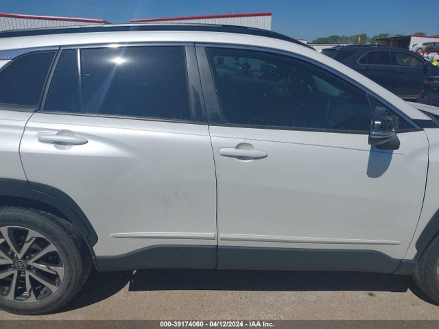Toyota Corolla Cross Xle 2022 7MUDAAAGXNV009105 Image 13