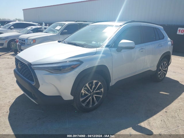 Toyota Corolla Cross Xle 2022 7MUDAAAGXNV009105 Image 2